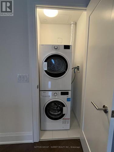 1701 - 88 Cumberland Street, Toronto, ON - Indoor Photo Showing Laundry Room