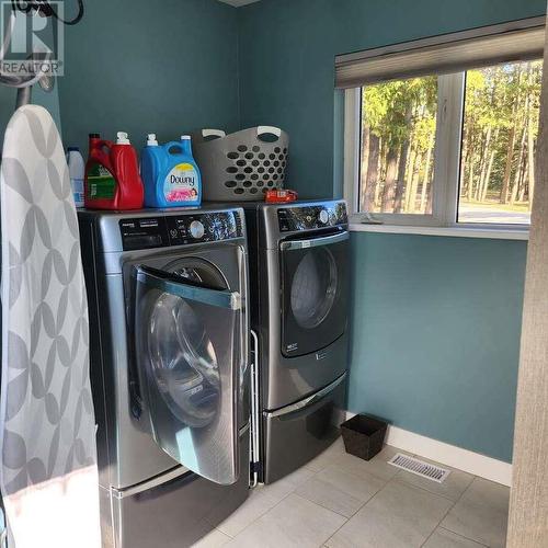 4700 Schubert Road, Armstrong, BC - Indoor Photo Showing Laundry Room