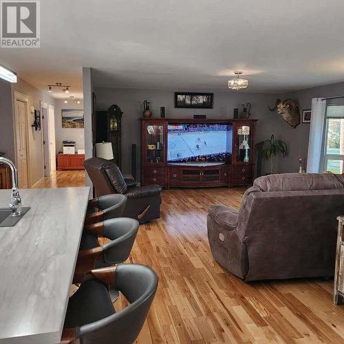 4700 Schubert Road, Armstrong, BC - Indoor Photo Showing Living Room