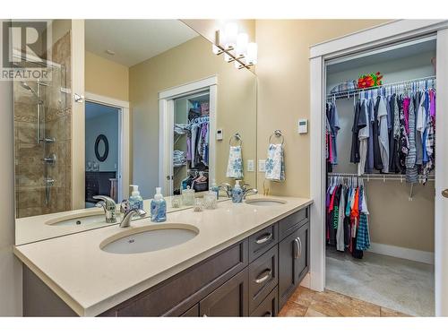 1570 Marina Way, West Kelowna, BC - Indoor Photo Showing Bathroom