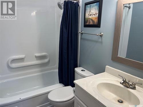 202 Brookdale Place, Wynyard, SK - Indoor Photo Showing Bathroom