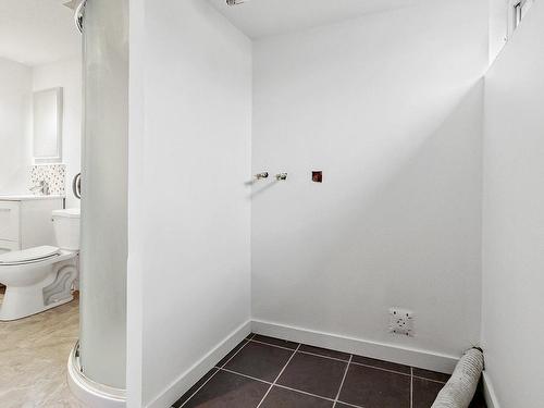 Salle de bains - 3905 Av. Balzac, Brossard, QC - Indoor Photo Showing Bathroom