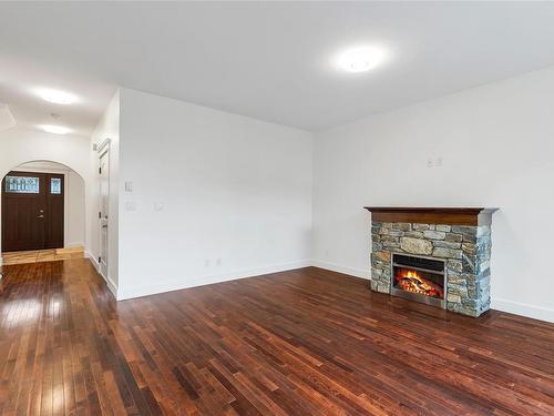 2-1880 Laval Ave, Saanich, BC - Indoor With Fireplace