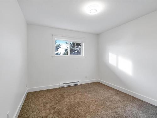 2-1880 Laval Ave, Saanich, BC - Indoor Photo Showing Other Room