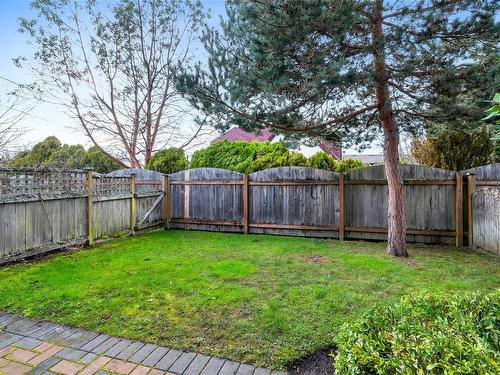 2-1880 Laval Ave, Saanich, BC - Outdoor With Backyard