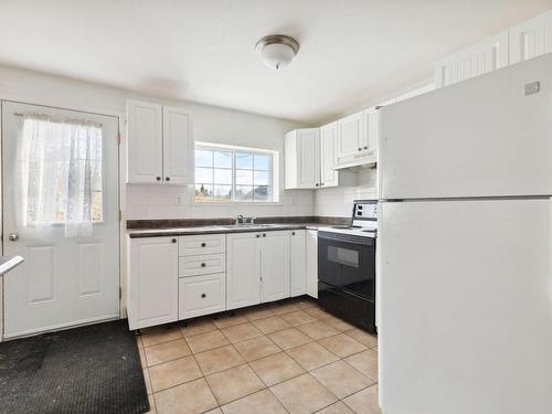 Kitchen - 1950 Route 105, La Pêche, QC - Indoor Photo Showing Kitchen With Double Sink