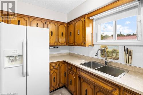 358 David Winkler Parkway, West Grey, ON - Indoor Photo Showing Kitchen With Double Sink