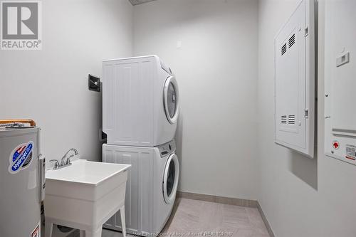 3180 Meadowbrook Lane Unit# B, Windsor, ON - Indoor Photo Showing Laundry Room