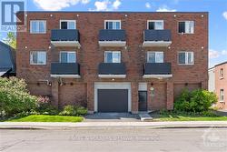 84 ROSEMOUNT AVENUE  Ottawa, ON K1Y 1P6