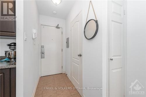 84 Rosemount Avenue, Ottawa, ON - Indoor Photo Showing Other Room