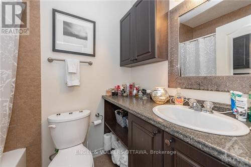 84 Rosemount Avenue, Ottawa, ON - Indoor Photo Showing Bathroom