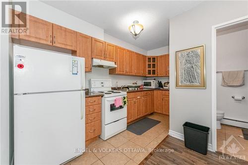 84 Rosemount Avenue, Ottawa, ON - Indoor Photo Showing Kitchen