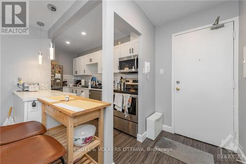 84 Rosemount Avenue, Ottawa, ON - Indoor Photo Showing Kitchen