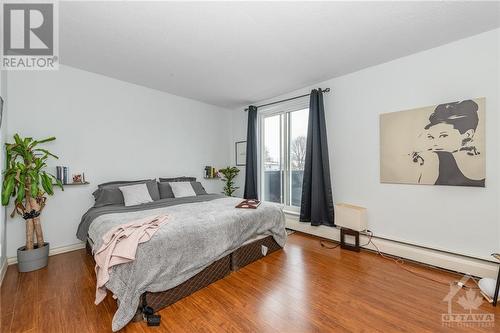84 Rosemount Avenue, Ottawa, ON - Indoor Photo Showing Bedroom