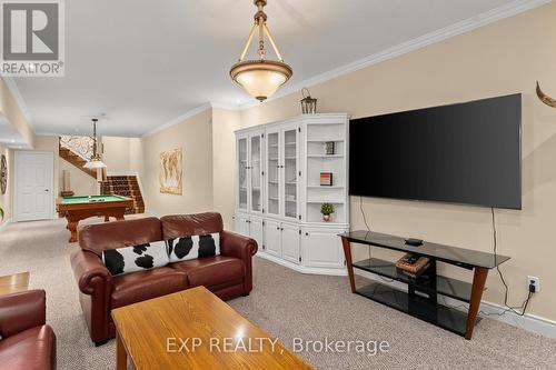 284 Duclos Point Road, Georgina, ON - Indoor Photo Showing Living Room