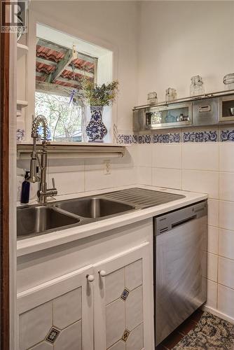 865 Makynen Road, Sudbury, ON - Indoor Photo Showing Kitchen With Double Sink