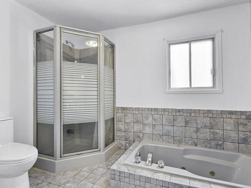 Salle de bains - 20 Av. Verdi, Laval (Laval-Des-Rapides), QC - Indoor Photo Showing Bathroom