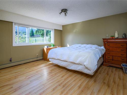 3594 Jingle Pot Rd, Nanaimo, BC - Indoor Photo Showing Bedroom