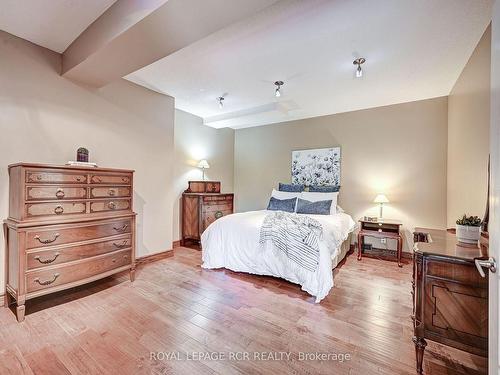 14902 Mount Pleasant Rd, Caledon, ON - Indoor Photo Showing Bedroom