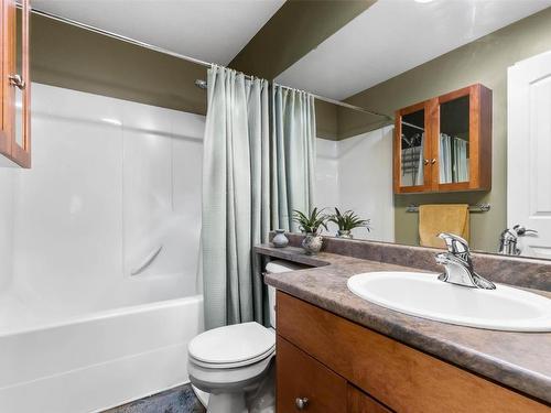 36 Crown Crescent, Vernon, BC - Indoor Photo Showing Bathroom