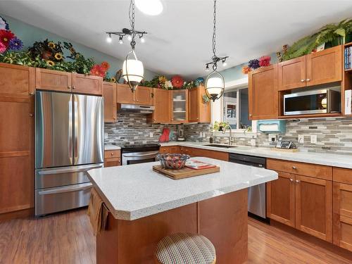 36 Crown Crescent, Vernon, BC - Indoor Photo Showing Kitchen