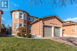 6163 CAMGREEN CIRC  Mississauga, ON L5N 4N6