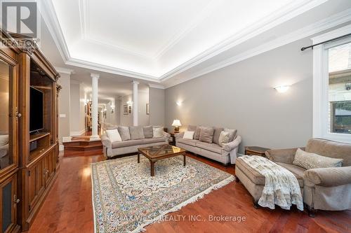 5775 Kirby Road, Vaughan, ON - Indoor Photo Showing Living Room