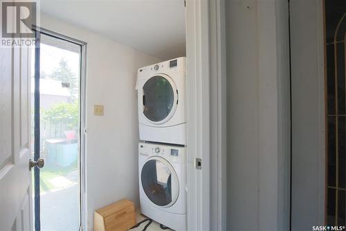 224 River Street E, Moose Jaw, SK - Indoor Photo Showing Laundry Room