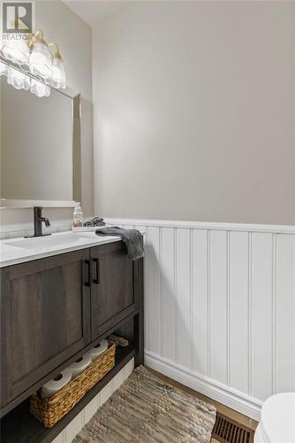 146 Beley Street, Brockville, ON - Indoor Photo Showing Bathroom