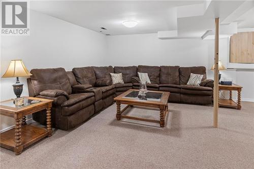 146 Beley Street, Brockville, ON - Indoor Photo Showing Living Room