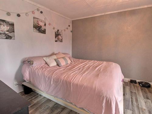 Chambre Ã Â coucher - 929 1Er-Et-10E Rang, Sainte-Germaine-Boulé, QC - Indoor Photo Showing Bedroom