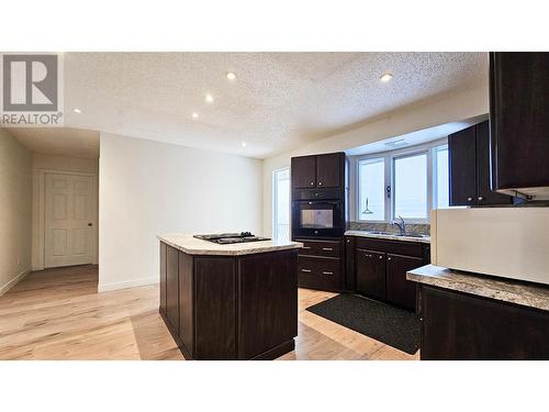 2650 Thacker Drive, West Kelowna, BC - Indoor Photo Showing Kitchen