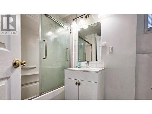 2650 Thacker Drive, West Kelowna, BC - Indoor Photo Showing Bathroom