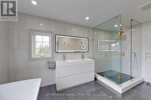 470 Doubletree Lane, Newmarket, ON - Indoor Photo Showing Bathroom