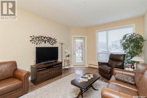 115 1015 Moss Avenue, Saskatoon, SK - Indoor Photo Showing Living Room