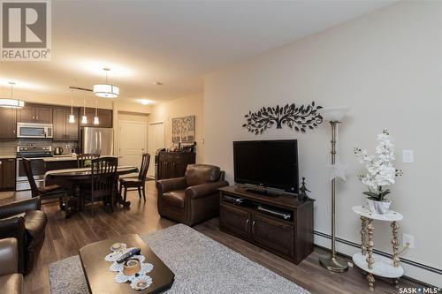 115 1015 Moss Avenue, Saskatoon, SK - Indoor Photo Showing Living Room