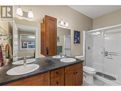 1258 Bergamot Avenue, Kelowna, BC - Indoor Photo Showing Bathroom