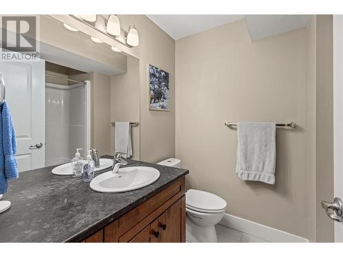 1258 Bergamot Avenue, Kelowna, BC - Indoor Photo Showing Bathroom