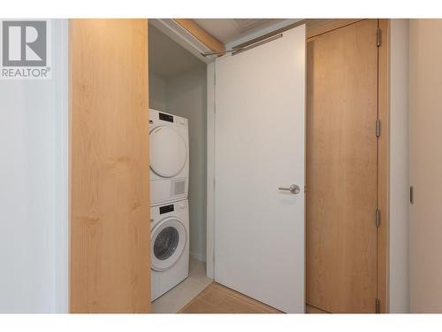 1703 1568 Alberni Street, Vancouver, BC - Indoor Photo Showing Laundry Room