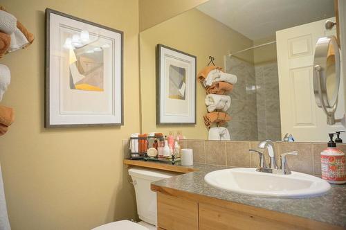 26 - 4878 Ridge Road, Radium Hot Springs, BC - Indoor Photo Showing Bathroom