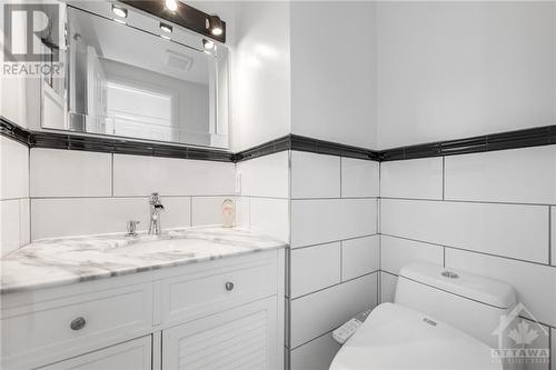 226 Wilbrod Street Unit#2, Ottawa, ON - Indoor Photo Showing Bathroom