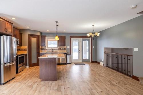 2311 Falcon Court, Sparwood, BC - Indoor Photo Showing Kitchen With Stainless Steel Kitchen