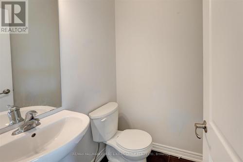 39 Sycamore St, Welland, ON - Indoor Photo Showing Bathroom