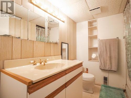 1255 Moffat Avenue, Quesnel, BC - Indoor Photo Showing Bathroom