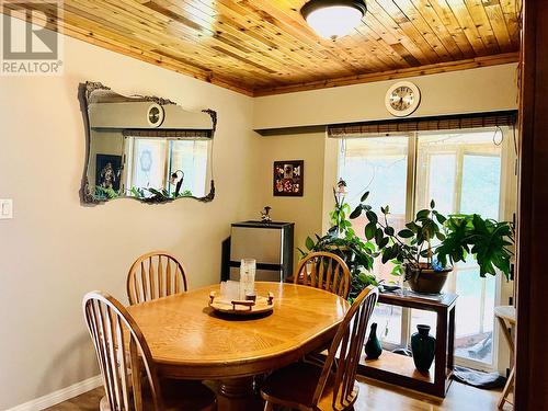 4509 Shaw Drive, Forest Grove, BC - Indoor Photo Showing Dining Room