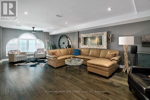 U 5 209707 Highway 26, Blue Mountains, ON - Indoor Photo Showing Living Room