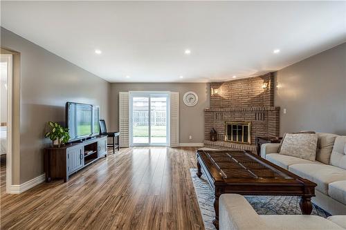 134 Dewitt Road, Stoney Creek, ON - Indoor Photo Showing Living Room With Fireplace
