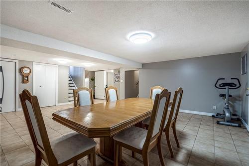 134 Dewitt Road, Stoney Creek, ON - Indoor Photo Showing Dining Room