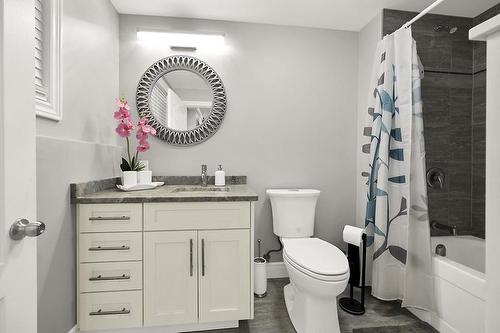374 Limeridge Road E, Hamilton, ON - Indoor Photo Showing Bathroom