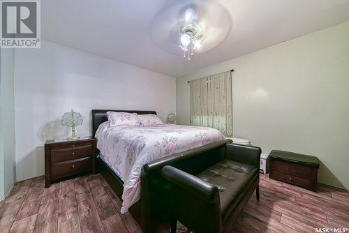 1082 4Th Avenue Ne, Moose Jaw, SK - Indoor Photo Showing Bedroom